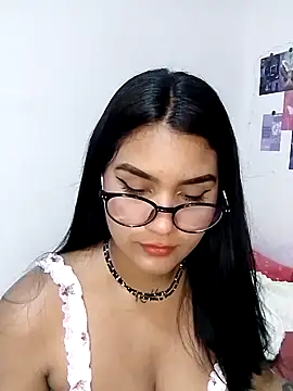 Renata Zoe online show from October 6, 2025, 1:29 am