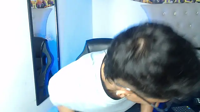 Snapshot of SalvadorFit chatting on October 30, 2025, 8:28 pm SalvadorFit online show from October 30, 2025, 8:28 pm