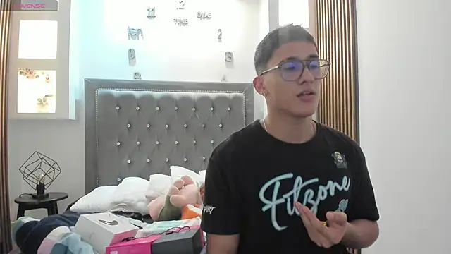 SalvadorFit online show from February 6, 2026, 8:38 pm