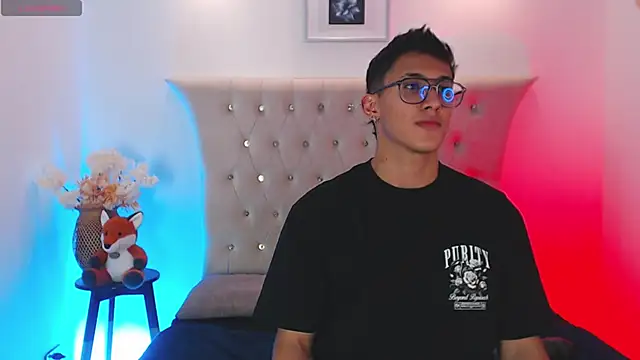 Snapshot of SalvadorFit chatting on September 26, 2025, 9:10 pm SalvadorFit online show from September 26, 2025, 9:10 pm