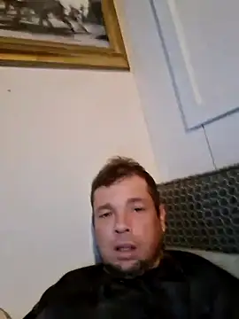 Snapshot of jerryaaron81 chatting on September 20, 2025, 8:41 am jerryaaron81 online show from September 20, 2025, 8:41 am