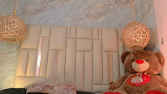 Snapshot of Dixiebelle chatting on April 25, 2026, 2:47 am Dixiebelle online show from April 25, 2026, 2:47 am