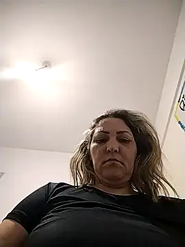 Lunita86 online show from November 17, 2025, 2:26 am