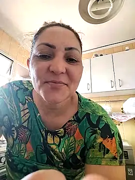 Lunita86 online show from April 3, 2026, 3:07 pm