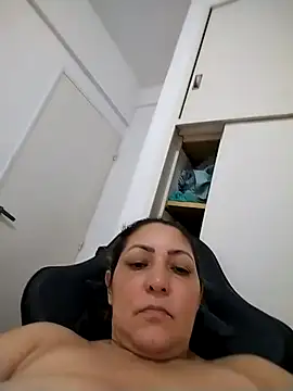 Lunita86 online show from February 5, 2026, 2:24 pm