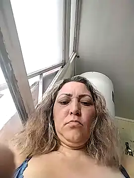 Lunita86 online show from November 28, 2025, 10:26 am