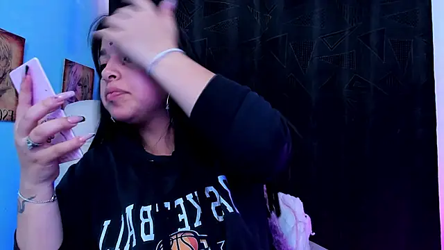 queen salomme online show from November 24, 2025, 9:48 pm