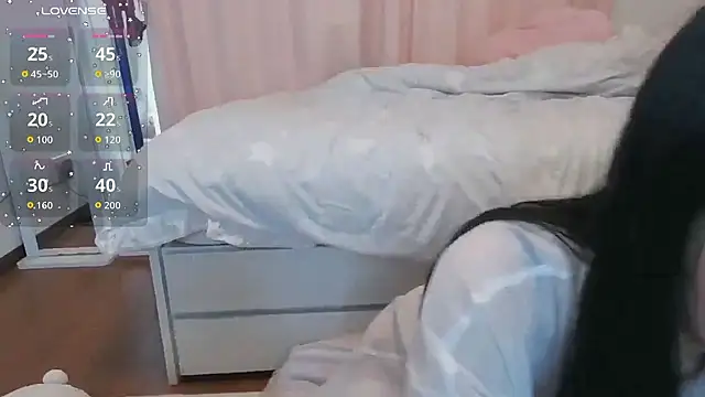 Snapshot of Mei_mei357 chatting on February 10, 2026, 3:05 am Mei mei357 online show from February 10, 2026, 3:05 am