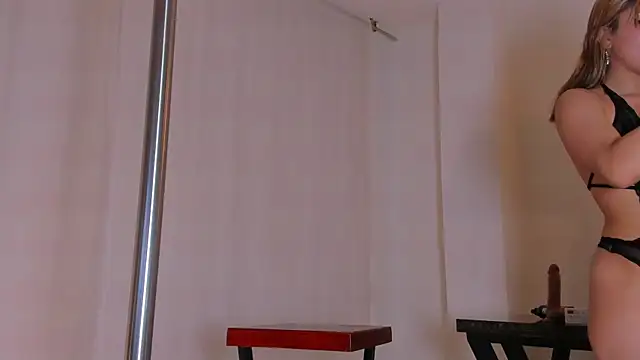 Snapshot of Scarleett_Moon chatting on October 16, 2025, 3:59 am Scarleett Moon online show from October 16, 2025, 3:59 am