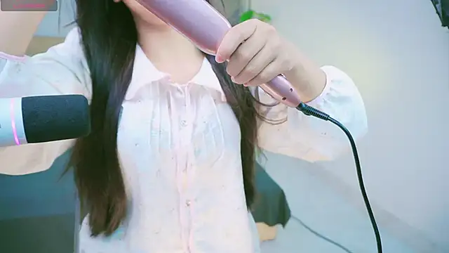 Cherry-26 online show from November 8, 2025, 1:14 pm