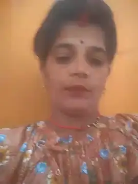 Snapshot of Hott_cutgirl chatting on October 15, 2025, 6:33 am Hott cutgirl online show from October 15, 2025, 6:33 am