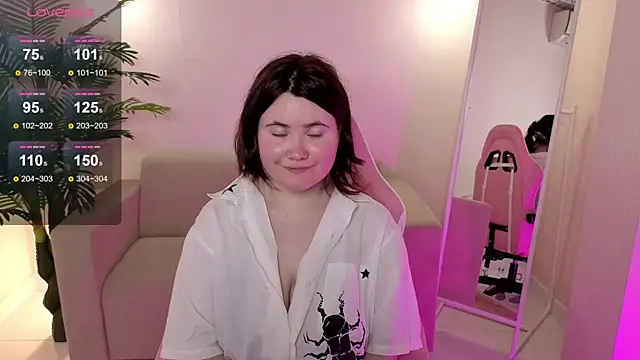 EliseMarkl online show from September 18, 2025, 2:47 am