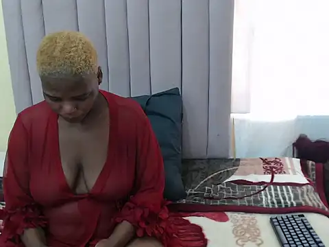 Snapshot of Fatassboodyxxx chatting on September 24, 2025, 8:32 am Fatassboodyxxx online show from September 24, 2025, 8:32 am