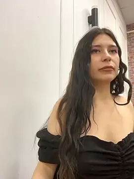 Valerie Ohara online show from October 6, 2025, 4:24 am