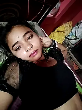 Snapshot of R_Roshni chatting on October 4, 2025, 12:01 am R Roshni online show from October 4, 2025, 12:01 am