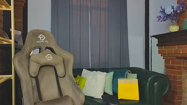 Marta Wils online show from November 19, 2025, 3:28 am