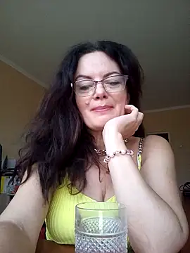 Snapshot of ValeriaLove43211 chatting on September 28, 2025, 3:52 pm ValeriaLove43211 online show from September 28, 2025, 3:52 pm