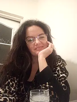 Snapshot of ValeriaLove43211 chatting on October 2, 2025, 6:44 pm ValeriaLove43211 online show from October 2, 2025, 6:44 pm