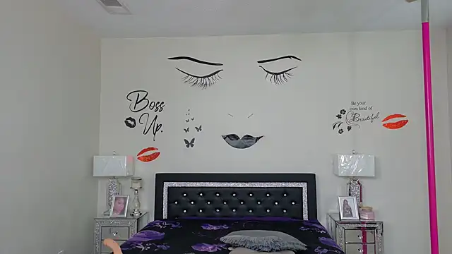 NaomiBanksxxx online show from September 25, 2025, 8:48 pm