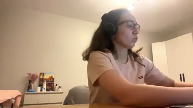 Snapshot of NIKKI_HAIR chatting on September 20, 2025, 6:13 pm NIKKI HAIR online show from September 20, 2025, 6:13 pm