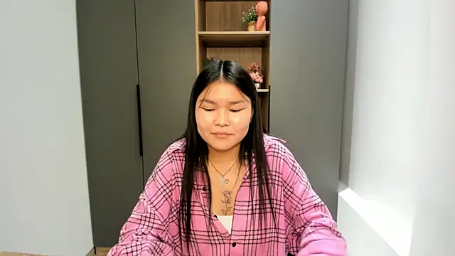 Snapshot of BrunaSand chatting on September 18, 2025, 9:34 am BrunaSand online show from September 18, 2025, 9:34 am