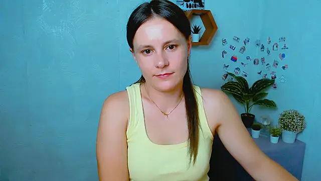 Snapshot of EvelinaMiss_ chatting on September 17, 2025, 1:35 pm EvelinaMiss online show from September 17, 2025, 1:35 pm