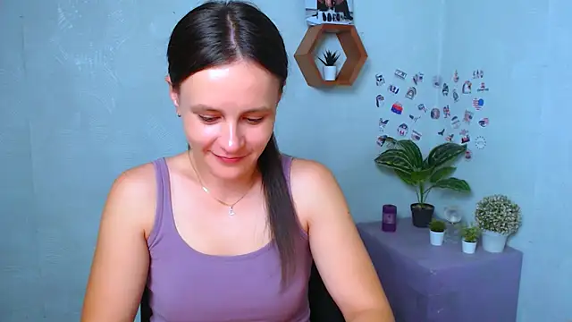 Snapshot of EvelinaMiss_ chatting on October 5, 2025, 3:30 am EvelinaMiss online show from October 5, 2025, 3:30 am