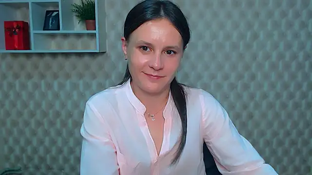 Snapshot of EvelinaMiss_ chatting on September 18, 2025, 12:30 pm EvelinaMiss online show from September 18, 2025, 12:30 pm