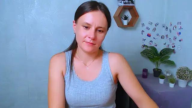 Snapshot of EvelinaMiss_ chatting on October 26, 2025, 1:55 pm EvelinaMiss online show from October 26, 2025, 1:55 pm