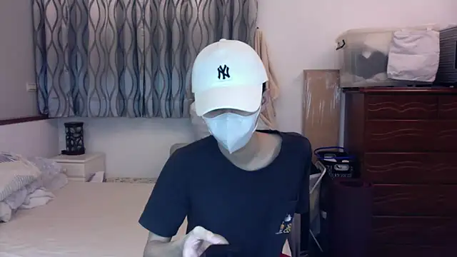 kai101010 online show from September 29, 2025, 4:12 pm