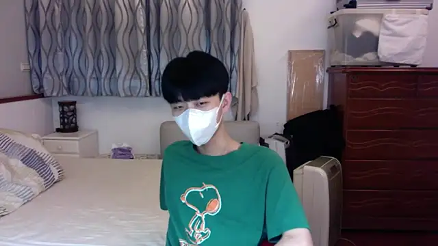 kai101010 online show from November 12, 2025, 2:21 pm