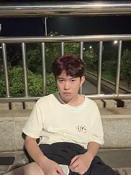 Snapshot of xlong00099 chatting on September 26, 2025, 5:31 pm xlong00099 online show from September 26, 2025, 5:31 pm