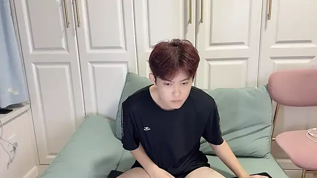 Snapshot of xlong00099 chatting on October 26, 2025, 11:43 am xlong00099 online show from October 26, 2025, 11:43 am