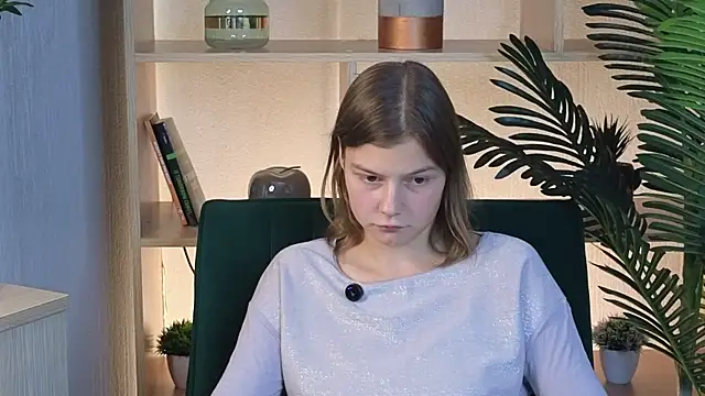 Snapshot of MeridethMondoux chatting on September 19, 2025, 12:53 pm MeridethMondoux online show from September 19, 2025, 12:53 pm