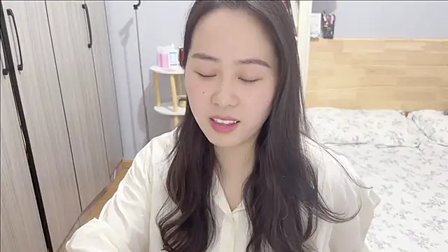 Snapshot of wxj1019 chatting on February 3, 2026, 6:40 am wxj1019 online show from February 3, 2026, 6:40 am