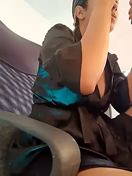 Snapshot of RouseWhitte chatting on February 5, 2026, 12:45 pm RouseWhitte online show from February 5, 2026, 12:45 pm