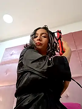 Snapshot of RouseWhitte chatting on February 18, 2026, 1:40 pm RouseWhitte online show from February 18, 2026, 1:40 pm