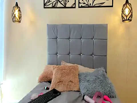 SamantaParty1 online show from September 27, 2025, 4:24 pm