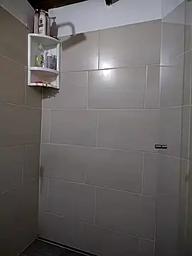 Snapshot of Suzanelee1 chatting on September 24, 2025, 12:33 pm Suzanelee1 online show from September 24, 2025, 12:33 pm