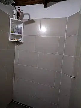 Snapshot of Suzanelee1 chatting on October 10, 2025, 3:07 am Suzanelee1 online show from October 10, 2025, 3:07 am