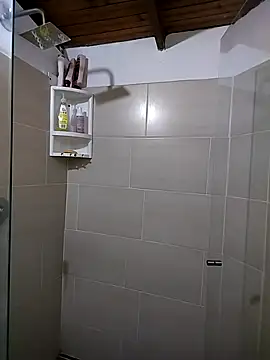 Snapshot of Suzanelee1 chatting on October 16, 2025, 1:25 am Suzanelee1 online show from October 16, 2025, 1:25 am