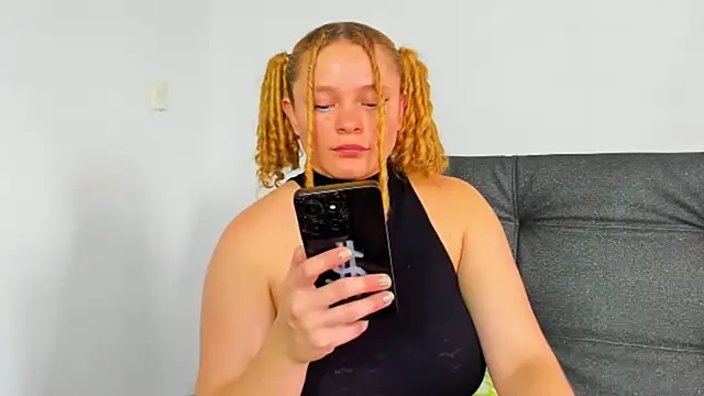 Cherrysweetyx online show from March 11, 2026, 5:40 pm