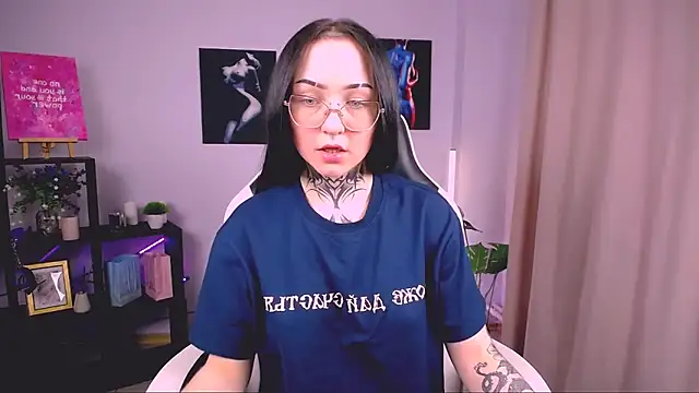 Snapshot of MollyKissy chatting on November 15, 2025, 9:35 am MollyKissy online show from November 15, 2025, 9:35 am