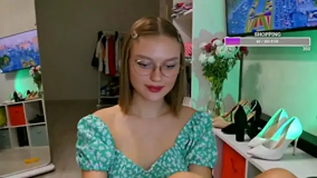 Snapshot of Miss_Diamond_Maria chatting on November 4, 2025, 6:22 pm Miss Diamond Maria online show from November 4, 2025, 6:22 pm