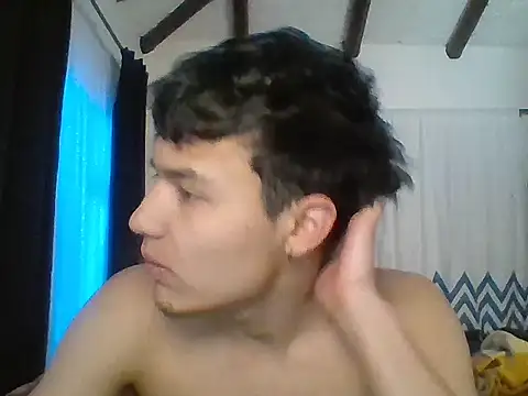 Snapshot of El_awo_ chatting on September 30, 2025, 6:58 pm El awo online show from September 30, 2025, 6:58 pm