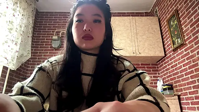 EmmaLeexth online show from March 17, 2026, 10:07 am