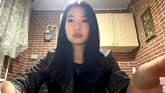 Snapshot of EmmaLeexth chatting on October 30, 2025, 12:25 pm EmmaLeexth online show from October 30, 2025, 12:25 pm