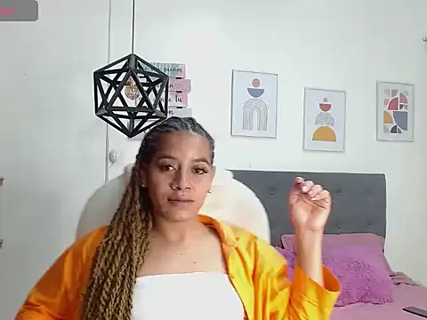 Amber  s online show from September 18, 2025, 1:36 pm
