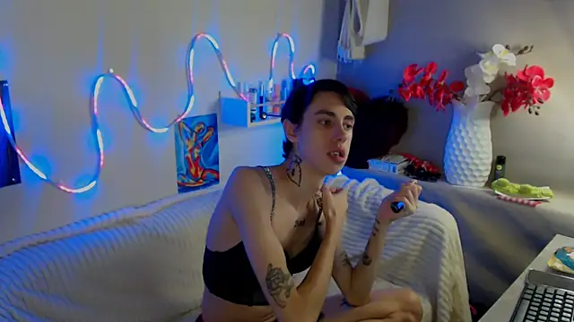 Snapshot of AlexNaughty14 chatting on October 24, 2025, 9:19 am AlexNaughty14 online show from October 24, 2025, 9:19 am