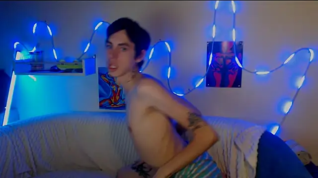 Snapshot of AlexNaughty14 chatting on October 6, 2025, 3:24 pm AlexNaughty14 online show from October 6, 2025, 3:24 pm